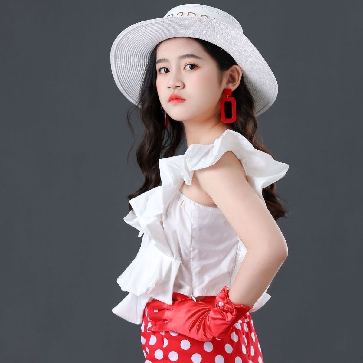 Kinderdagkostuum jaren 80/90 Hong Kong-stijl retro flared broek voor meisjes kleuterschoolmodel catwalkshow optreden_voghion.com