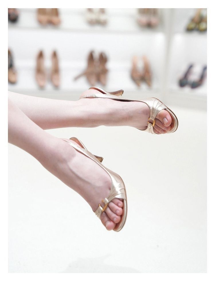 2025 French Style Four Seasons One-Word Summer New Niche Sandals Fashionable Elegant High Heels 24 Sold Out_vogvips.com