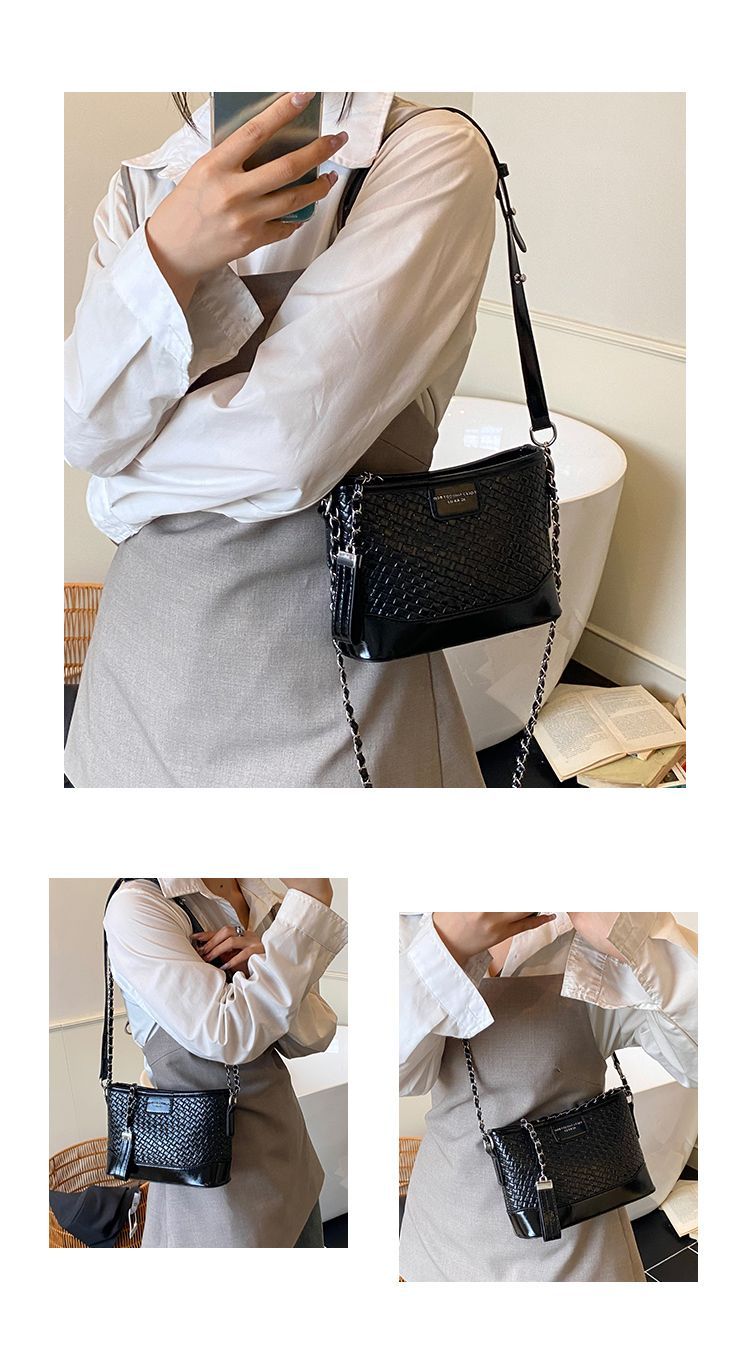 Quilted Chain 2025 For Women New Fashionable Versatile High-end Bucket Commuter Shoulder Crossbody Bag Light Luxury_voghion.com