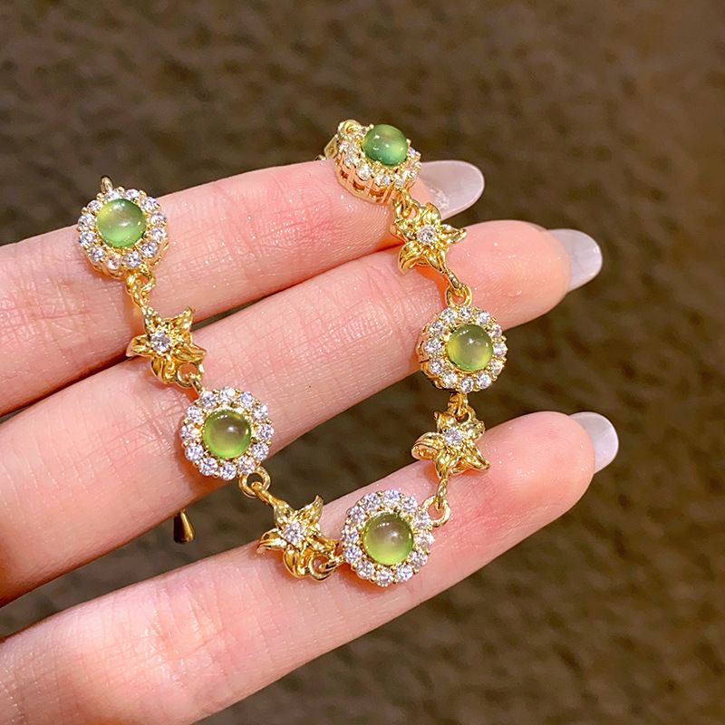 Cat-Eye Zircon Star Bracelet detail image 4