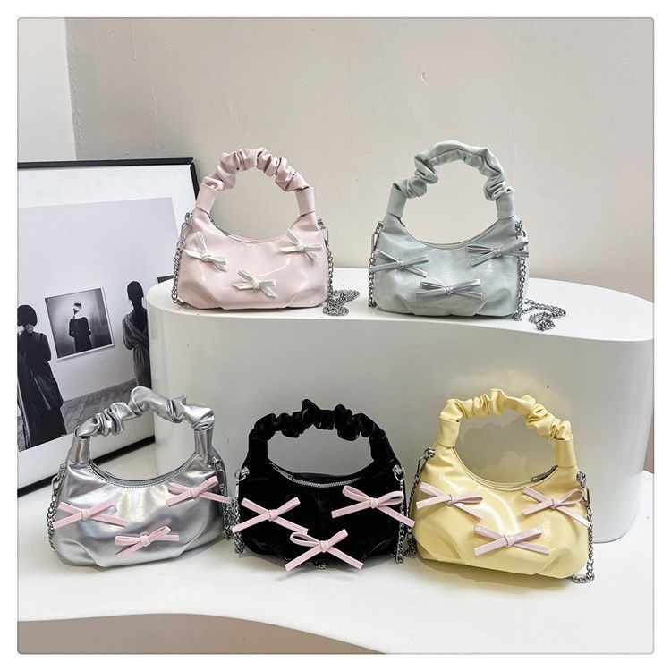 Borsa a tracolla elegante con fiocco colori a contrasto e catena_voghion.com