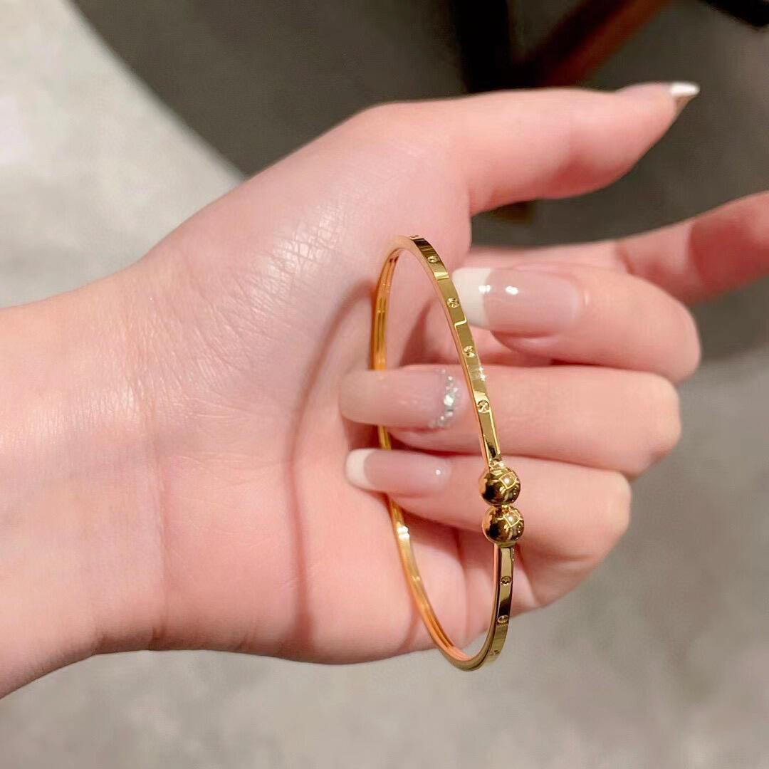 [Plain Pattern Bangle] New Niche Smooth Plain Bangle Bracelet For Women, Versatile, Light Luxury, Simple, Elegant, And_voghion.com