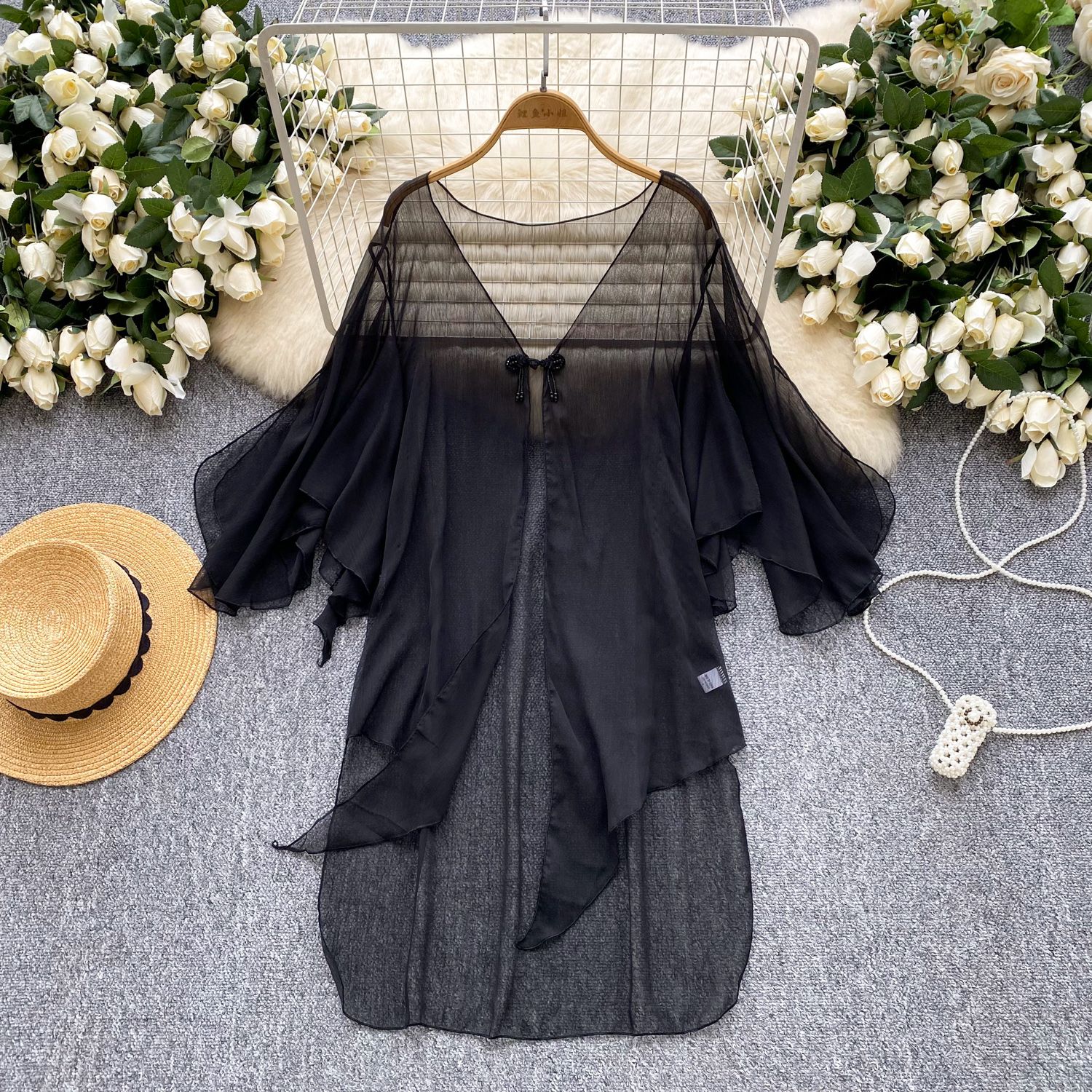 温柔风外搭薄款喇叭袖网纱外套女2025夏季甜美度假披肩不规则开衫