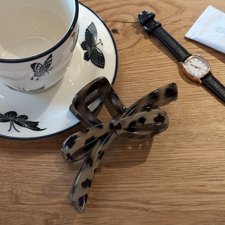 Elegantne leopardimustriga lipsuklamber, kvaliteetne juukseaksessuaar_voghion.com