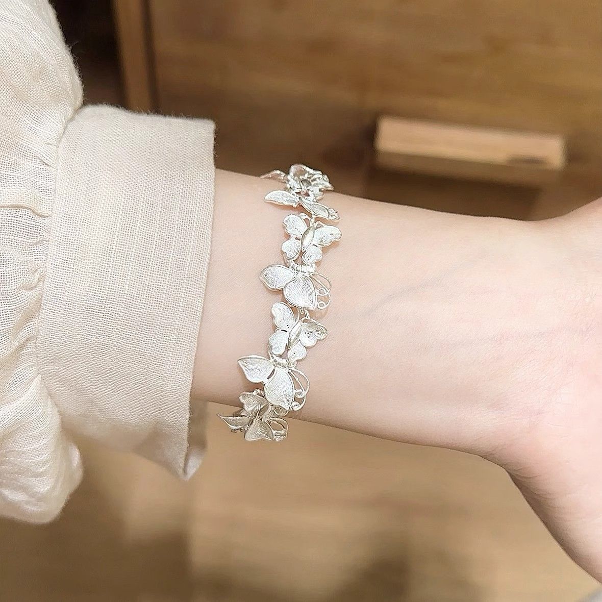 Vintage Butterfly Chain Bracelet Handcrafted For Her_voghion.com