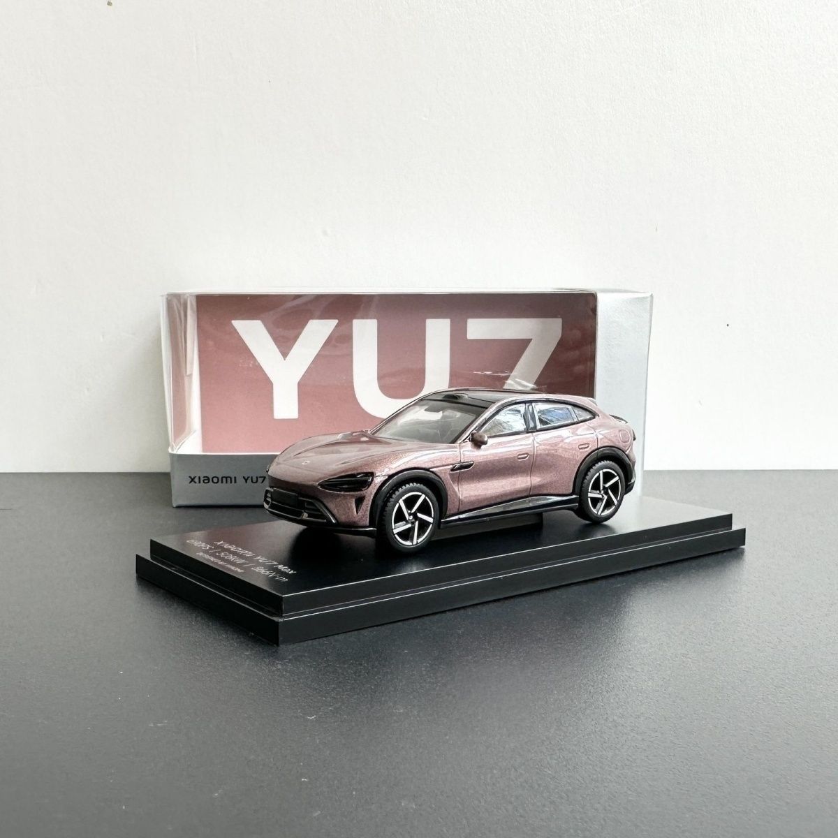 1:64 Xiaomi Yu7 Alloy Miniature Diecast Model Car Kid Toy Vehicle