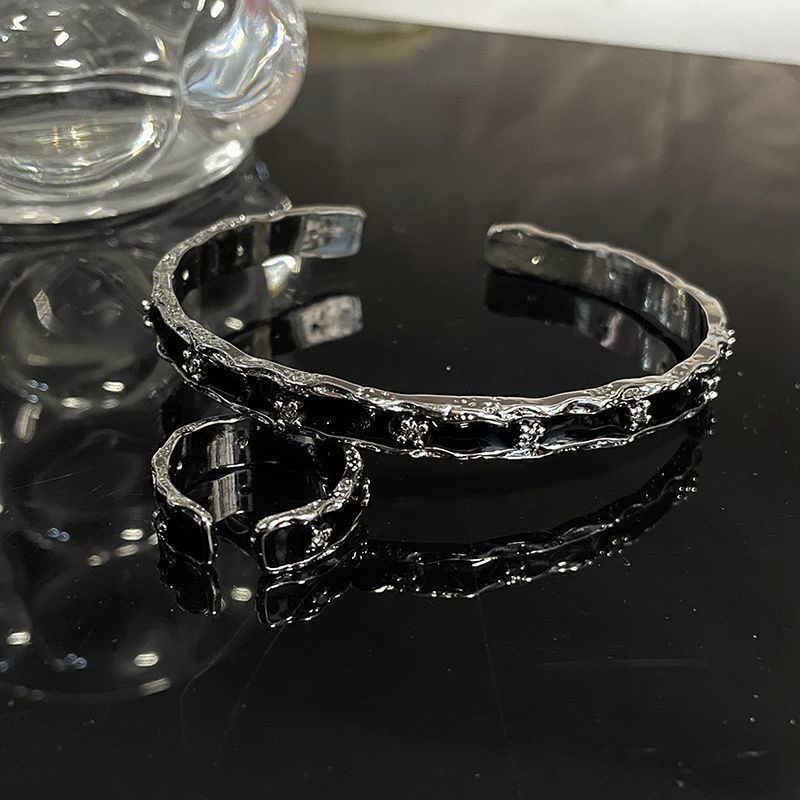 Bracelet émail style français chic avec zircone noir foncé_voghion.com