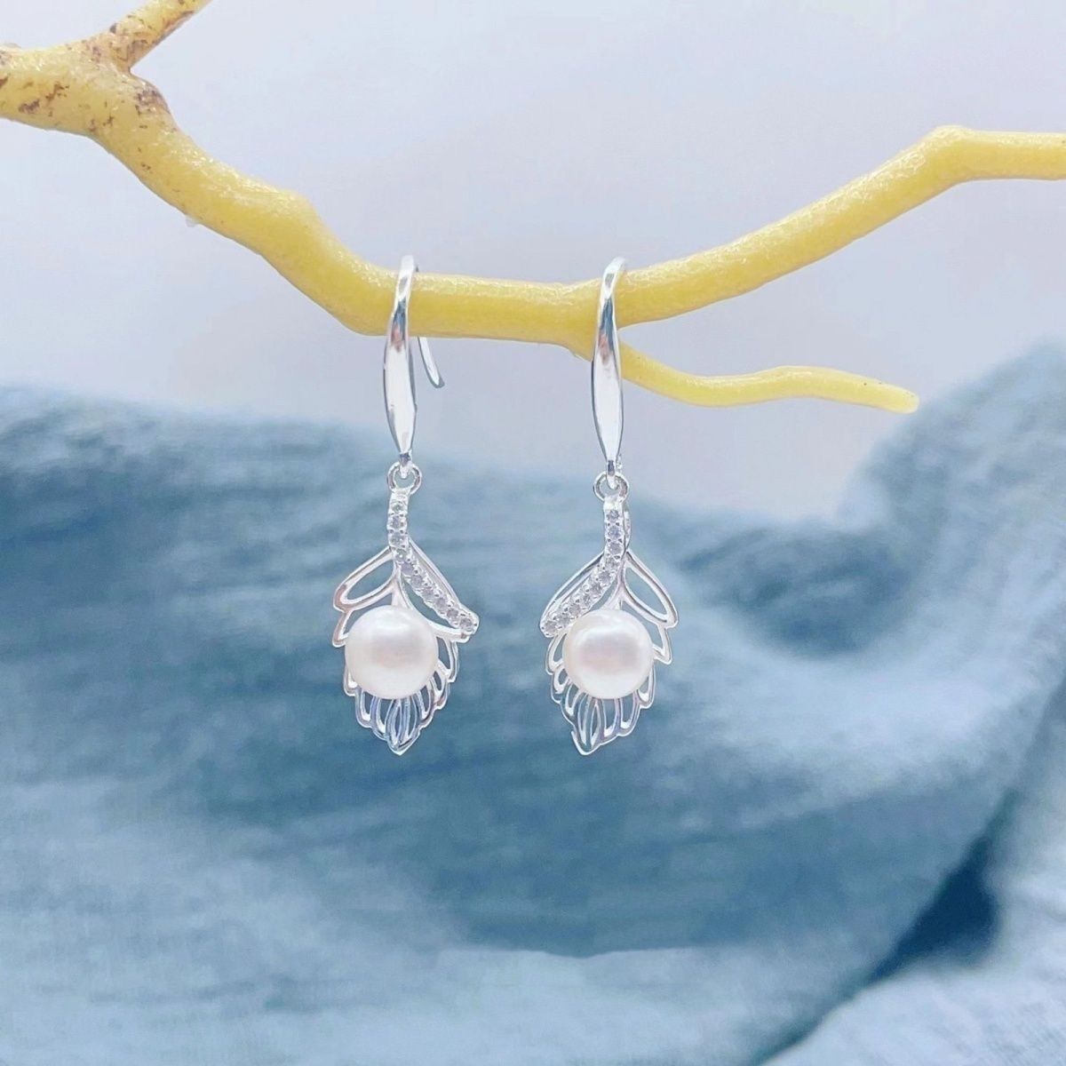 Sterling Silver Leaf Pearl Drop Earrings For Elegant Women_voghion.com