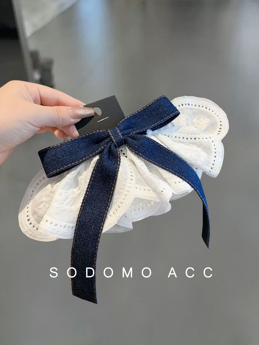 Fermaglio per capelli elegante con contrasto denim e pizzo_voghion.com