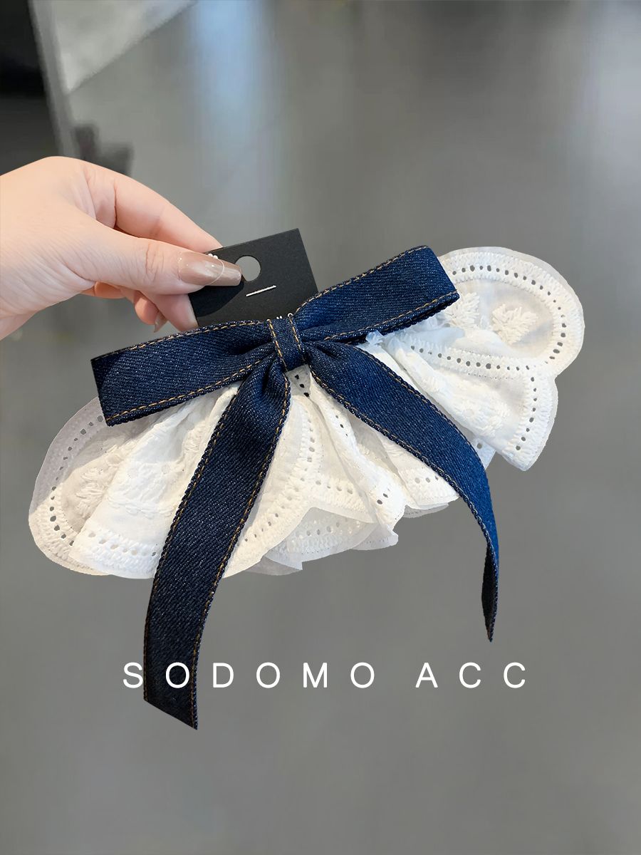 Fermaglio per capelli elegante con contrasto denim e pizzo_voghion.com