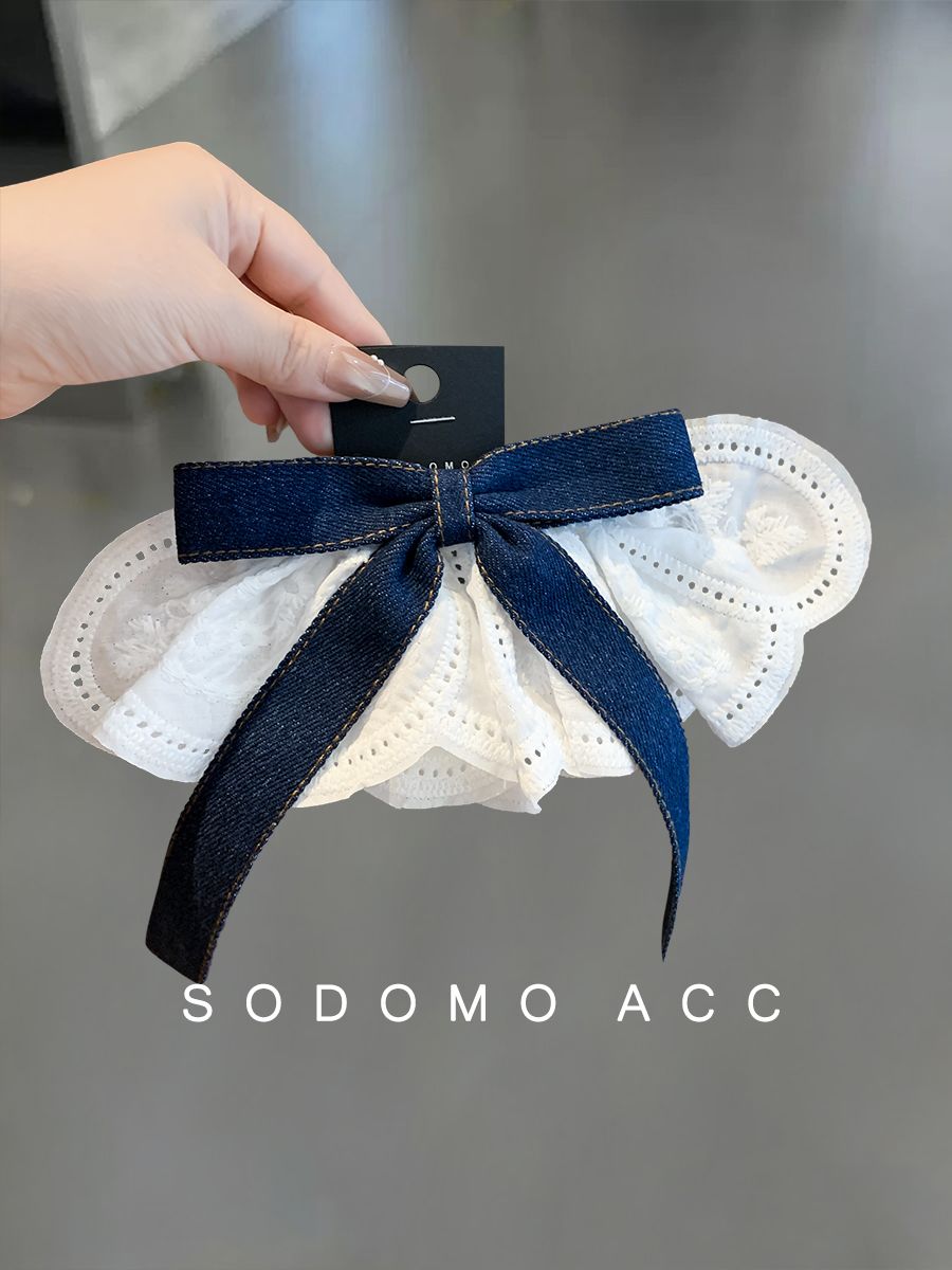 Fermaglio per capelli elegante con contrasto denim e pizzo_voghion.com
