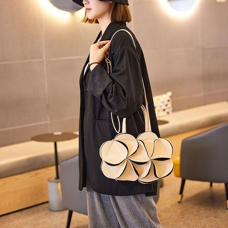 Cross-border Floral Trend Crossbody Bag, 2025 Niche New High-end Shoulder Handbag With Patchwork Design_voghion.com