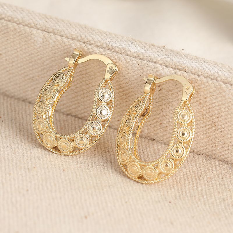 Vintage Gold Copper Clip Earrings With Ethnic Hollow Pattern_voghion.com