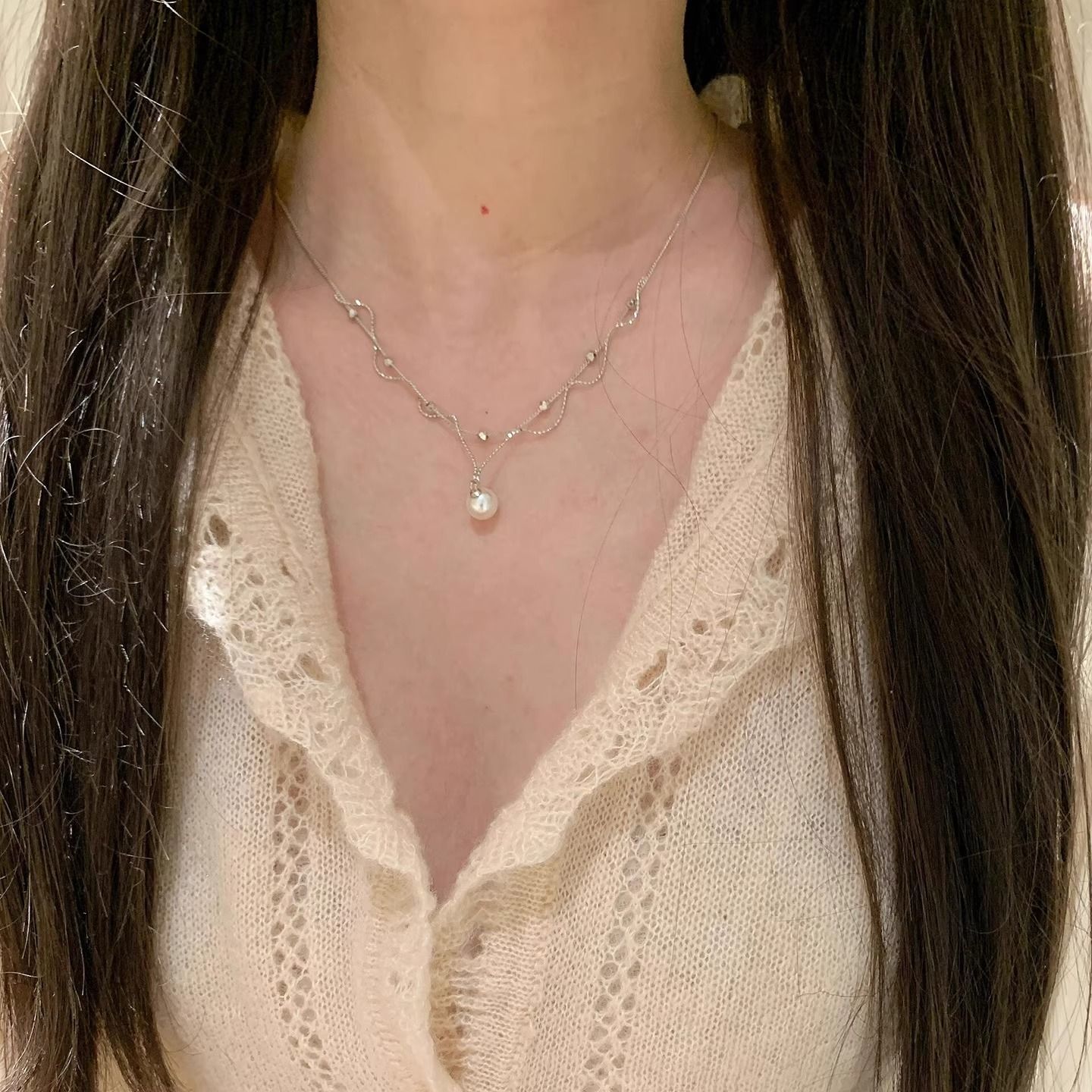 Silberne, kühle Perlen-Spitzenkette für Damen – Sommer, leichter Luxus, elegantes High-End-Choker-Accessoire, Neuheit 2025_voghion.com