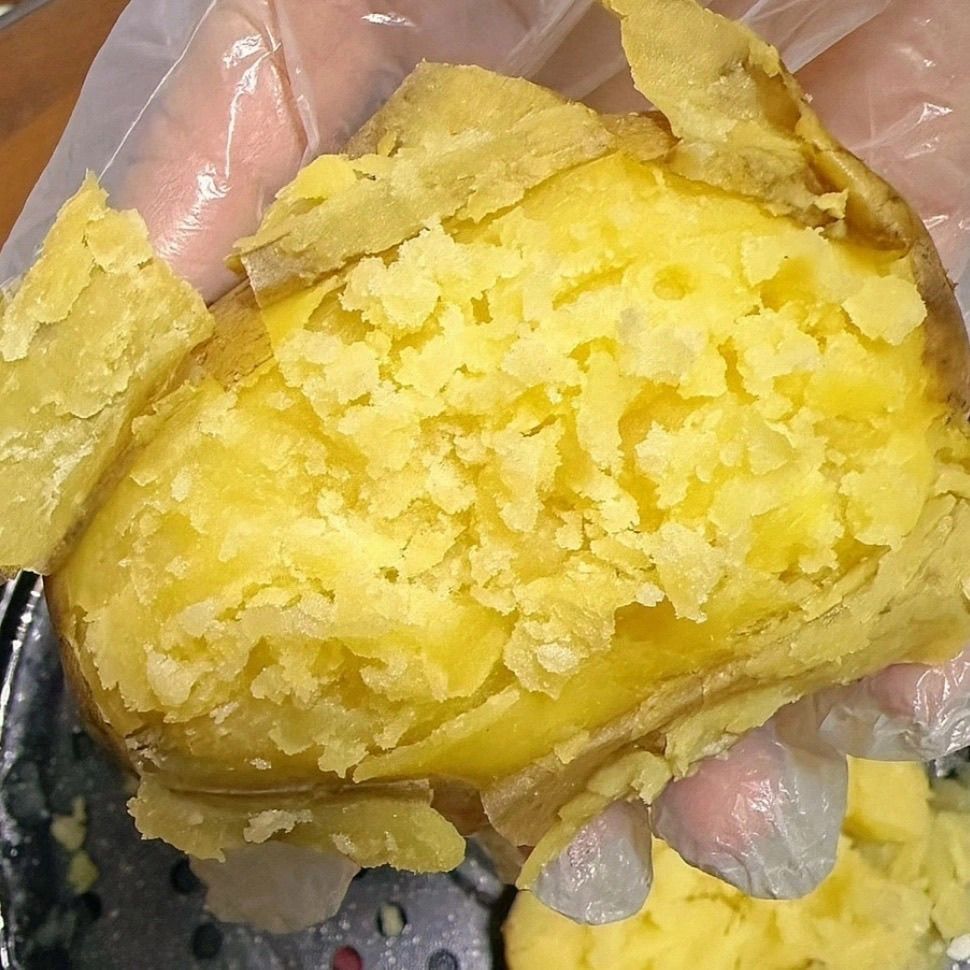 8月2025东北黄心黄皮旱沙地种植沙面土豆马铃薯当季现挖现发