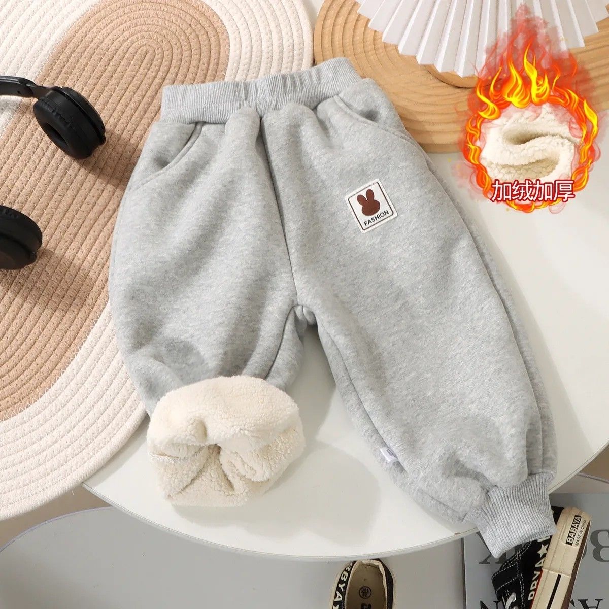 2025新款儿童裤子加绒卫裤休闲舒适显瘦爆款a类新品保暖裤