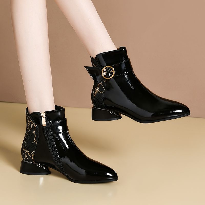 黑色漆皮裸靴皮鞋小短靴秋冬新款女士马丁靴中跟女鞋低跟亮皮靴子