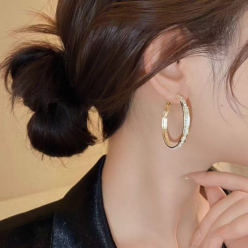 Exquisite Micro-inlaid Hoop Earrings Minimalist Shiny Jewelry_voghion.com