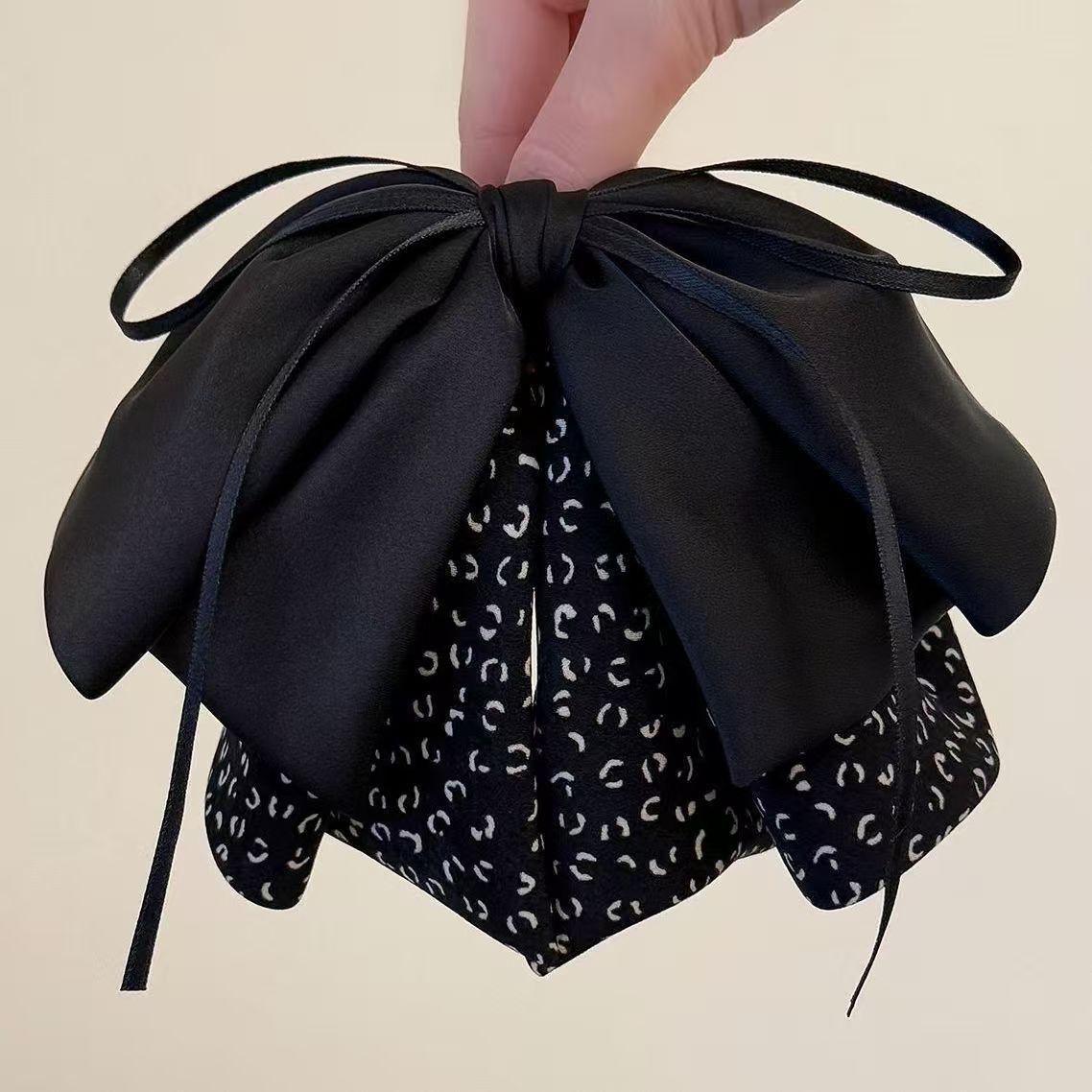 Satin Kamelie Perlen Haarspange Mit Schleife Für Zopf_voghion.com
