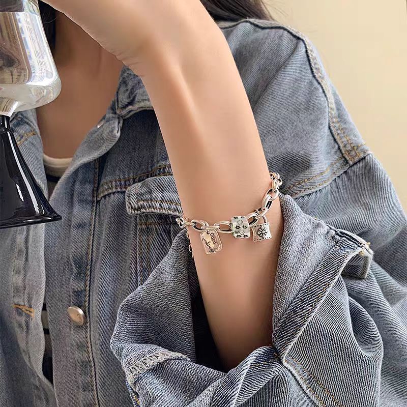 Vintage-Armband mit floralem Verschluss und sechseckigem Stern, koreanisches Nischendesign, hochwertiger minimalistischer Partnerschmuck, süß und_voghion.com