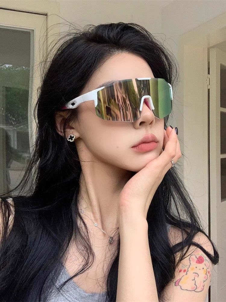 Futuristic Windproof Cycling Glasses For Outdoor Hiking And Skiing_voghion.com