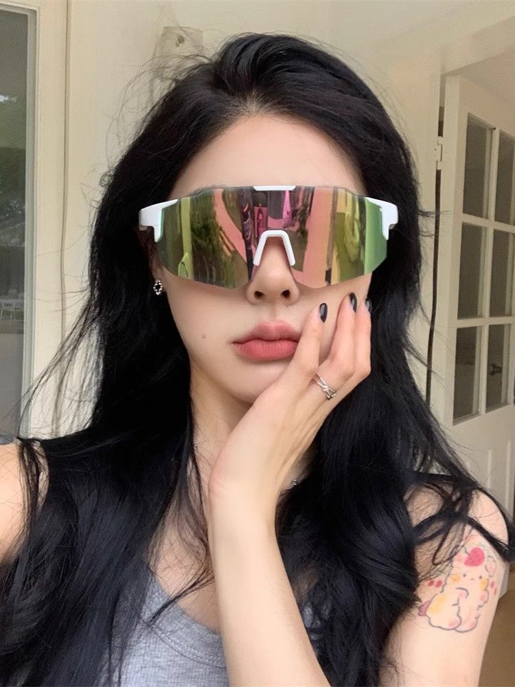 Futuristic Windproof Cycling Glasses For Outdoor Hiking And Skiing_voghion.com