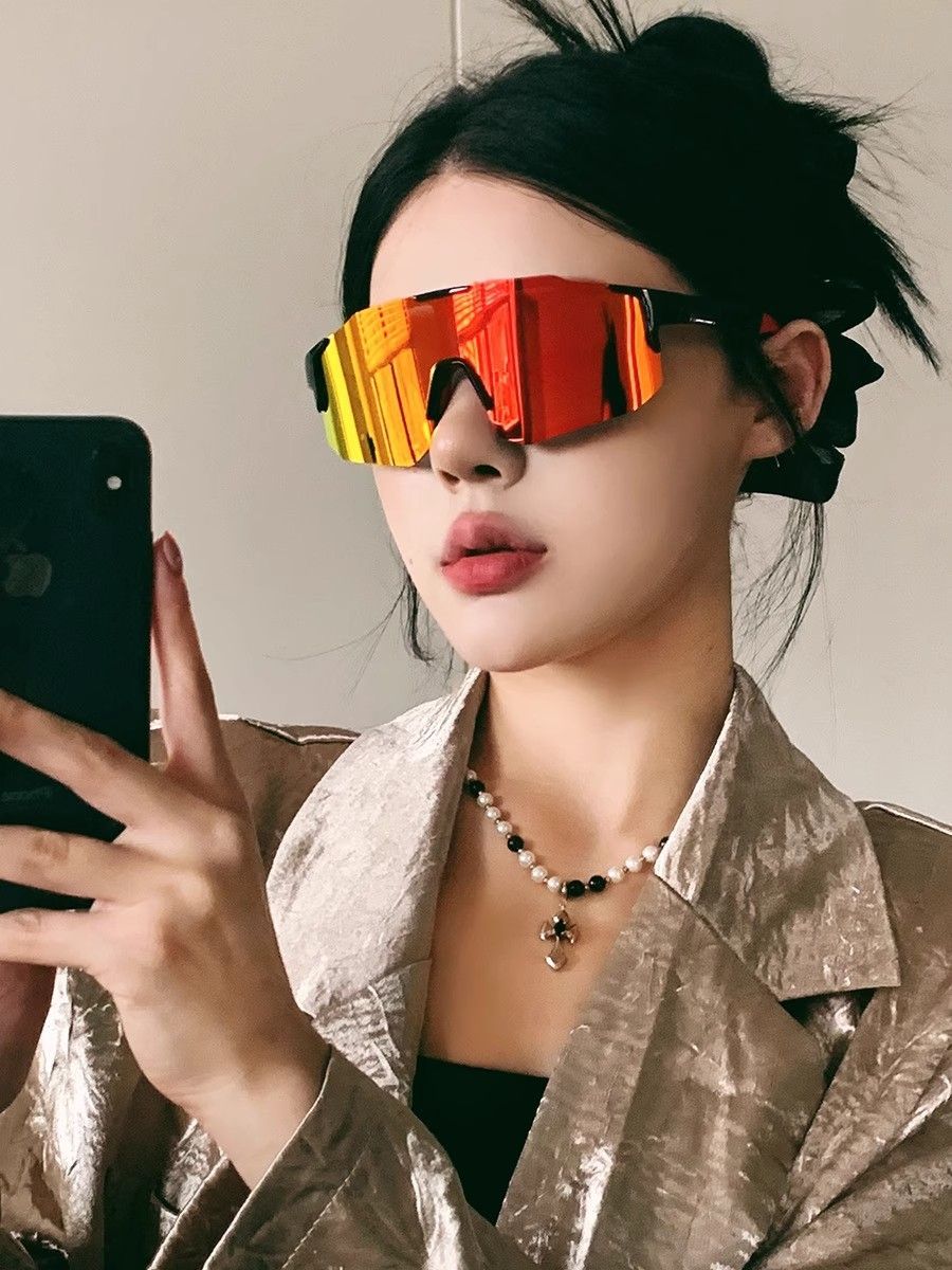 Futuristic Windproof Cycling Glasses For Outdoor Hiking And Skiing_voghion.com