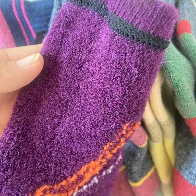 Merino Wool Hiking Socks Warm Mid-calf Thermal Ski Socks Winter_voghion.com