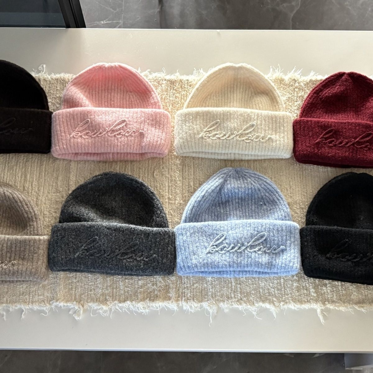 Bonnet tendance pour homme et femme, idéal pour l'hiver et le printemps. Bonnet chaud en maille, style tendance, casquette artisanale, bonnet classique pour fille et garçon, bonnet de haute qualité pour femme._voghion.com