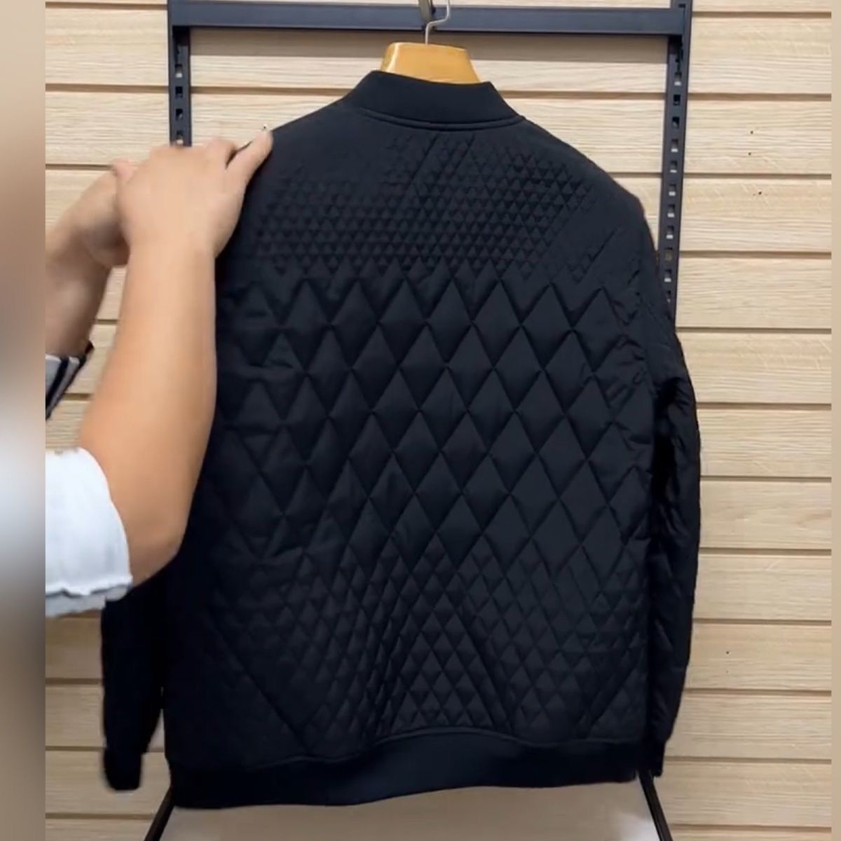 Herrjacka i bomull baseballstil slim fit för höst och vinter_voghion.com