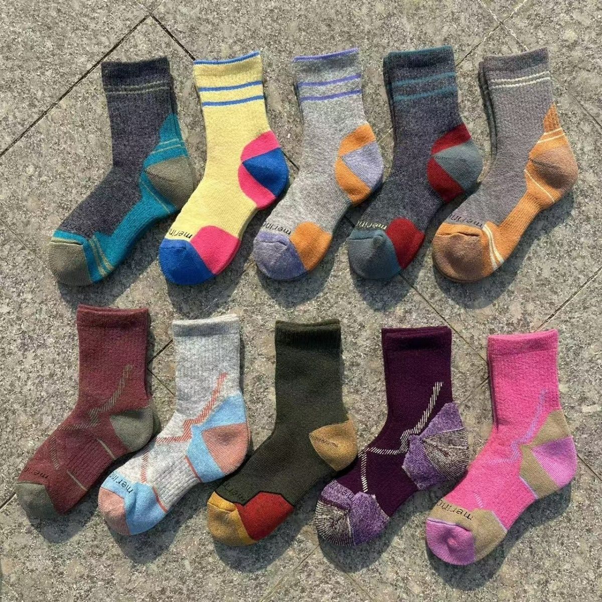 80% Merino Wool Outdoor Warm Mid-Calf Hiking Socks, Essential For Winter Skiing_voghion.com