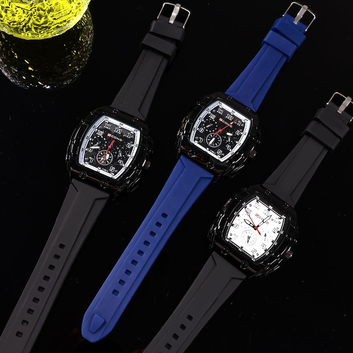 Unique Men's Quartz Watch With Large Dial And Silicone Barrel Case_voghion.com