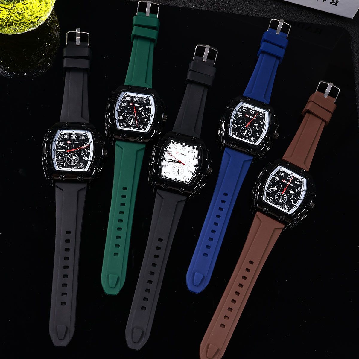 Unique Men's Quartz Watch With Large Dial And Silicone Barrel Case_voghion.com