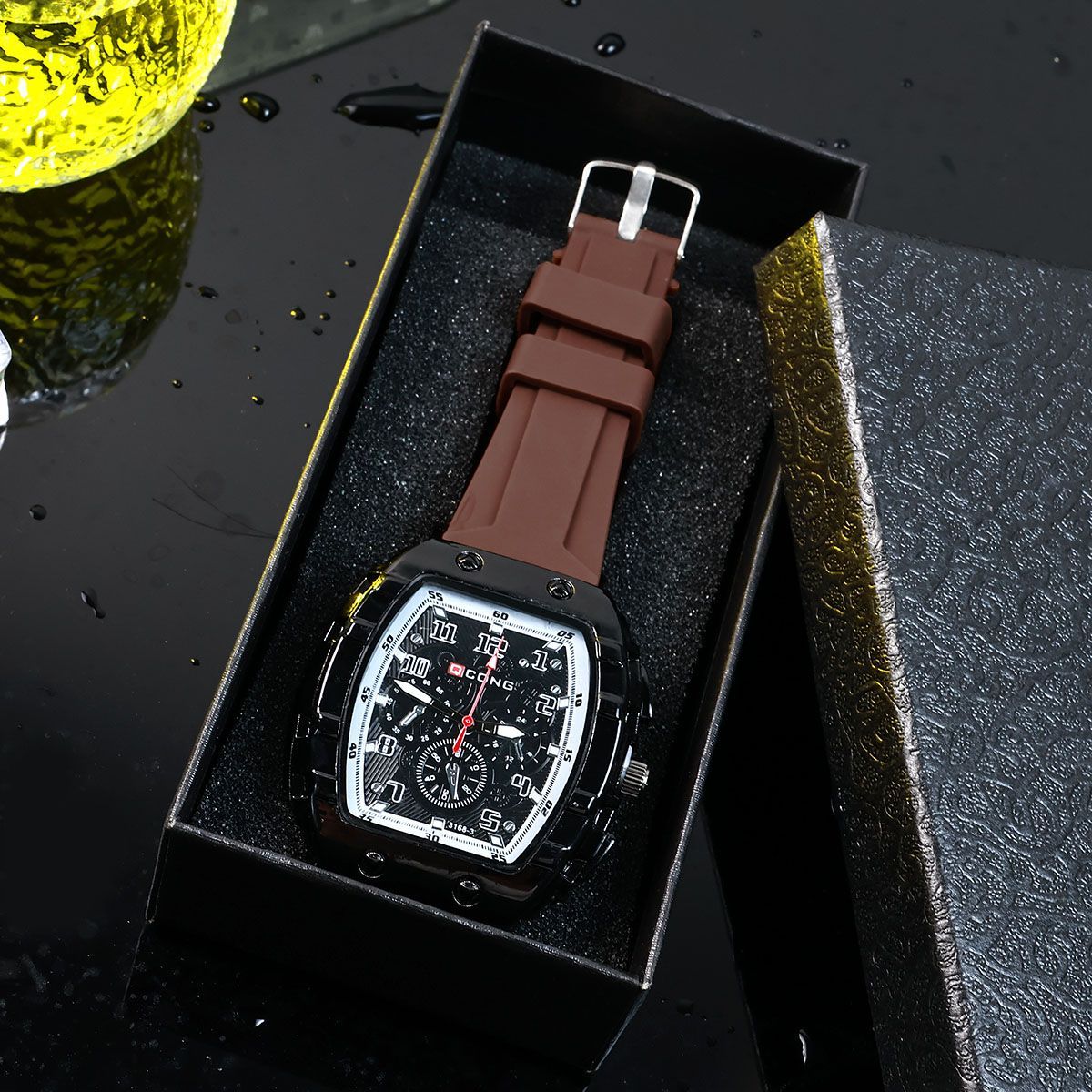 Unique Men's Quartz Watch With Large Dial And Silicone Barrel Case_voghion.com