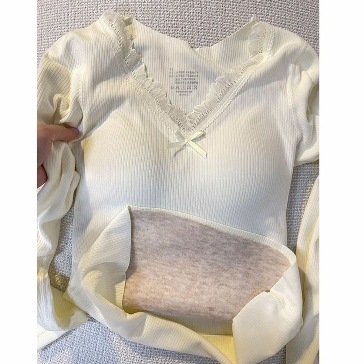 羊绒保暖带胸垫内搭女秋冬季加绒加厚长袖纯欲打底衫蕾丝v领上衣