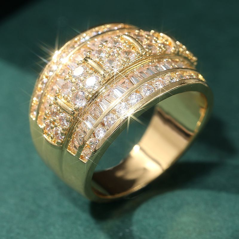 Anello di design con zirconi elegante e alla moda gioiello_voghion.com