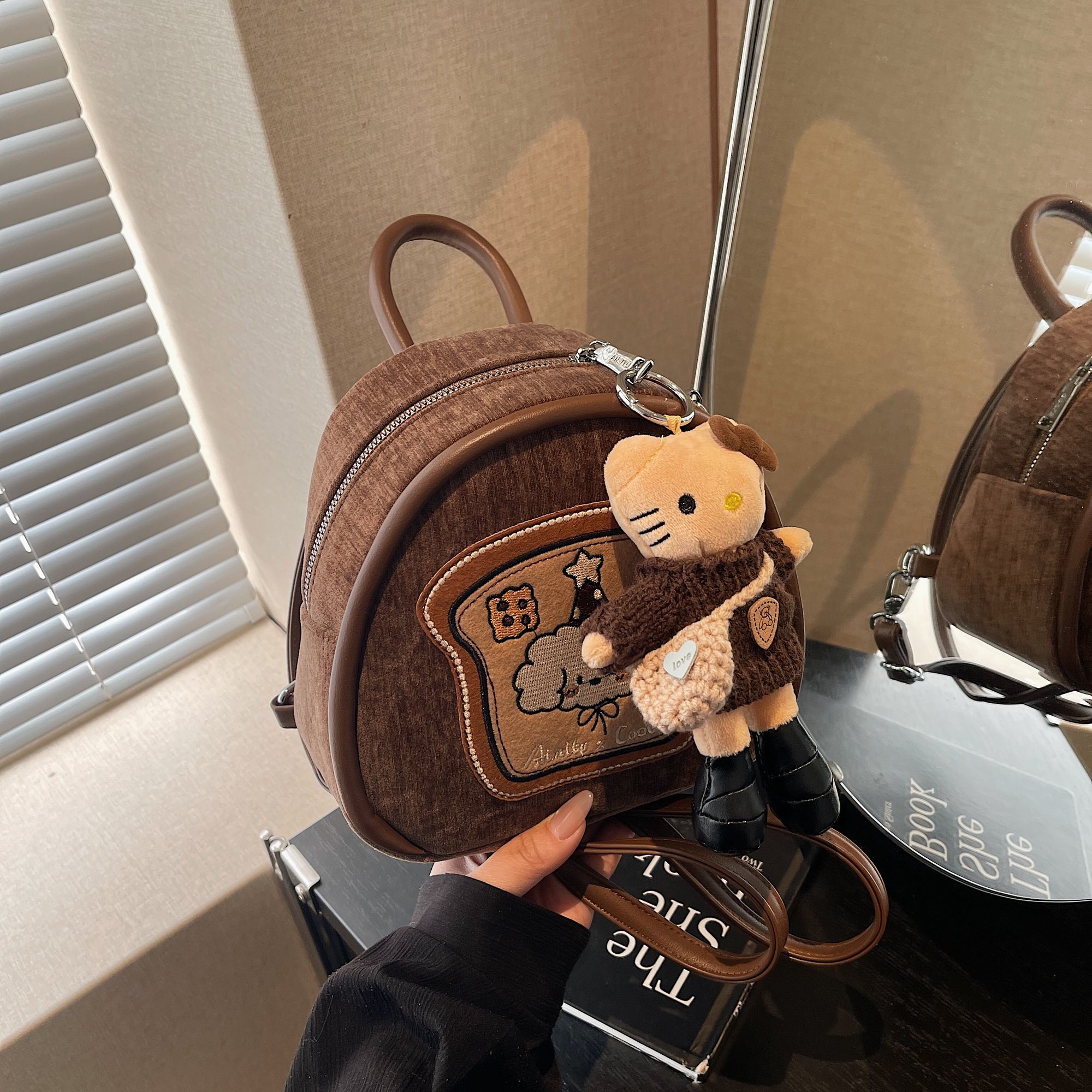 Amy Rabbit Women's Bag Is This Year's New Trendy Commuter Daily Versatile Fashion Cute Retro-style Maillard Backpack_voghion.com
