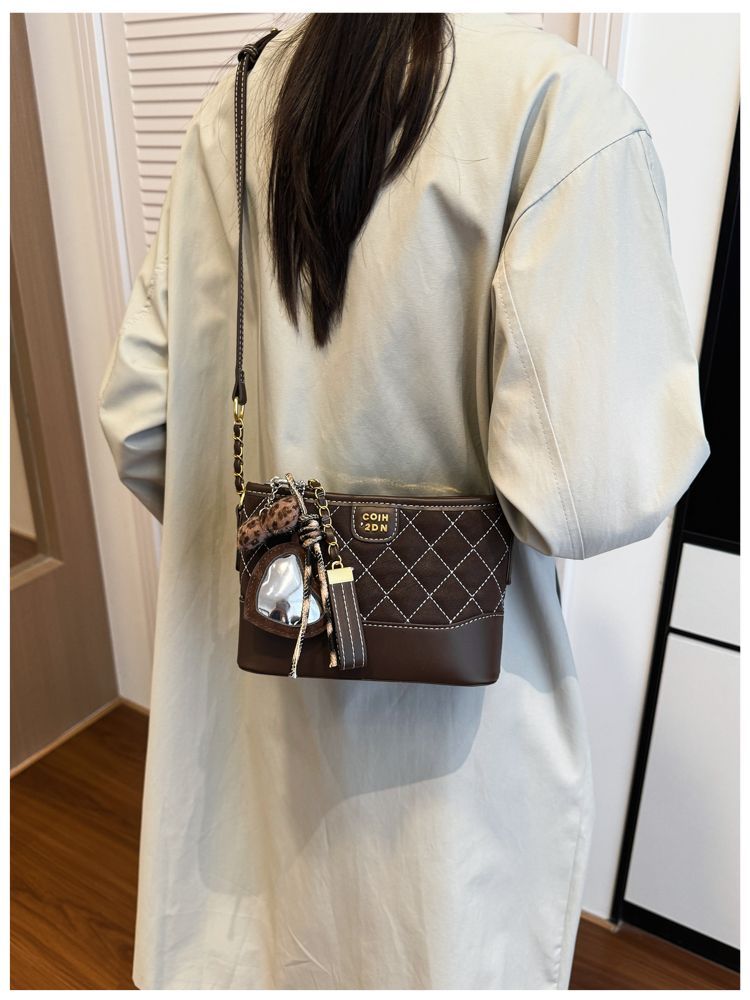 Woven Diamond Pattern Bucket Bag Elegant Shoulder Crossbody Handbag_voghion.com