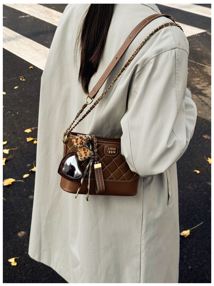 Woven Diamond Pattern Bucket Bag Elegant Shoulder Crossbody Handbag_voghion.com