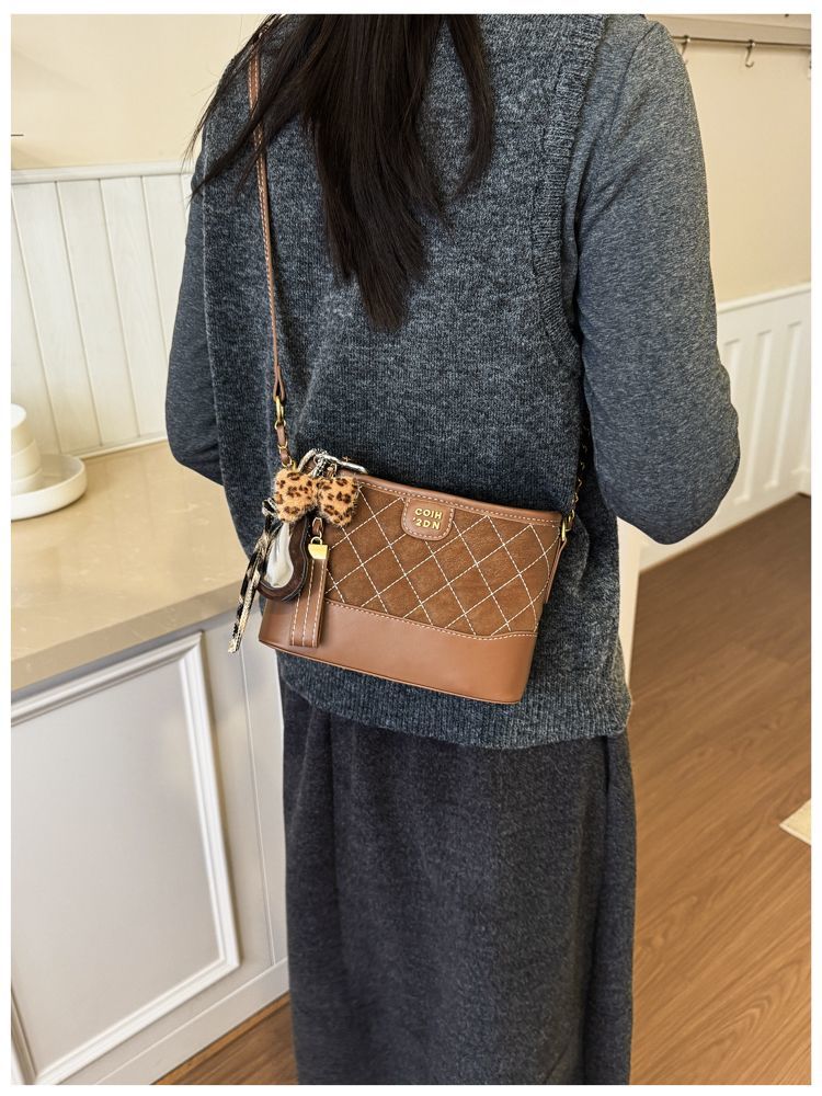 Woven Diamond Pattern Bucket Bag Elegant Shoulder Crossbody Handbag_voghion.com