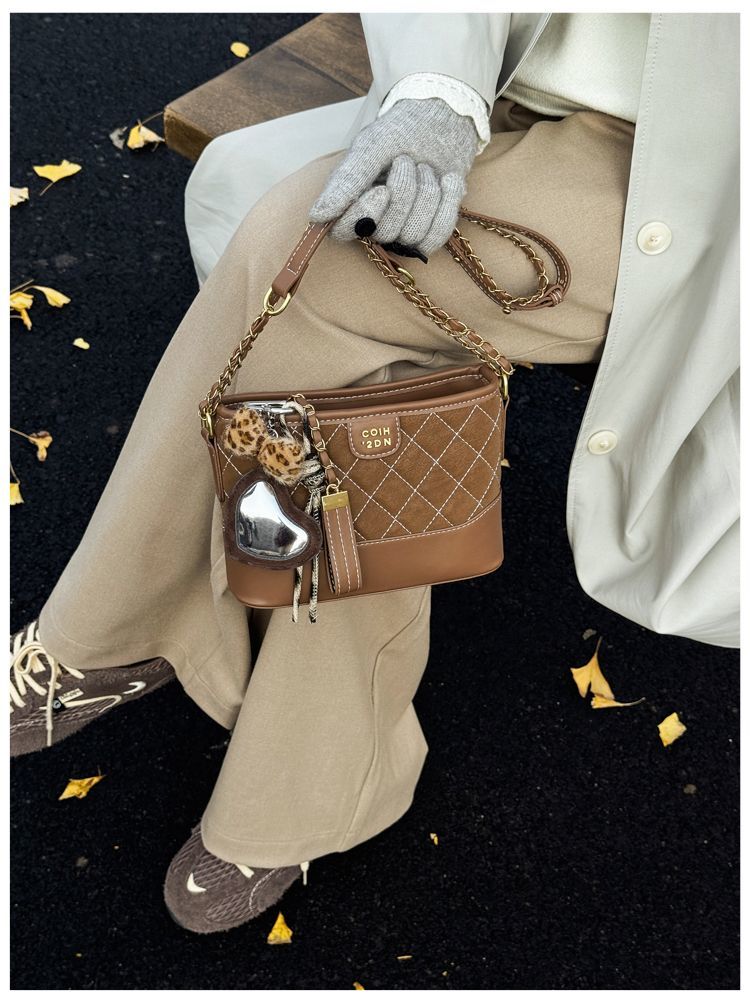 Woven Diamond Pattern Bucket Bag Elegant Shoulder Crossbody Handbag_voghion.com