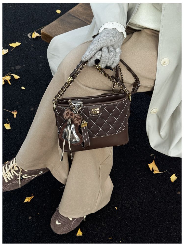 Woven Diamond Pattern Bucket Bag Elegant Shoulder Crossbody Handbag_voghion.com