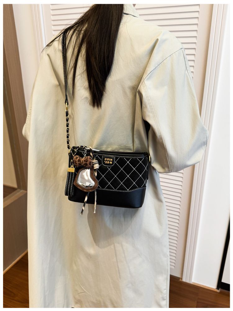 Woven Diamond Pattern Bucket Bag Elegant Shoulder Crossbody Handbag_voghion.com