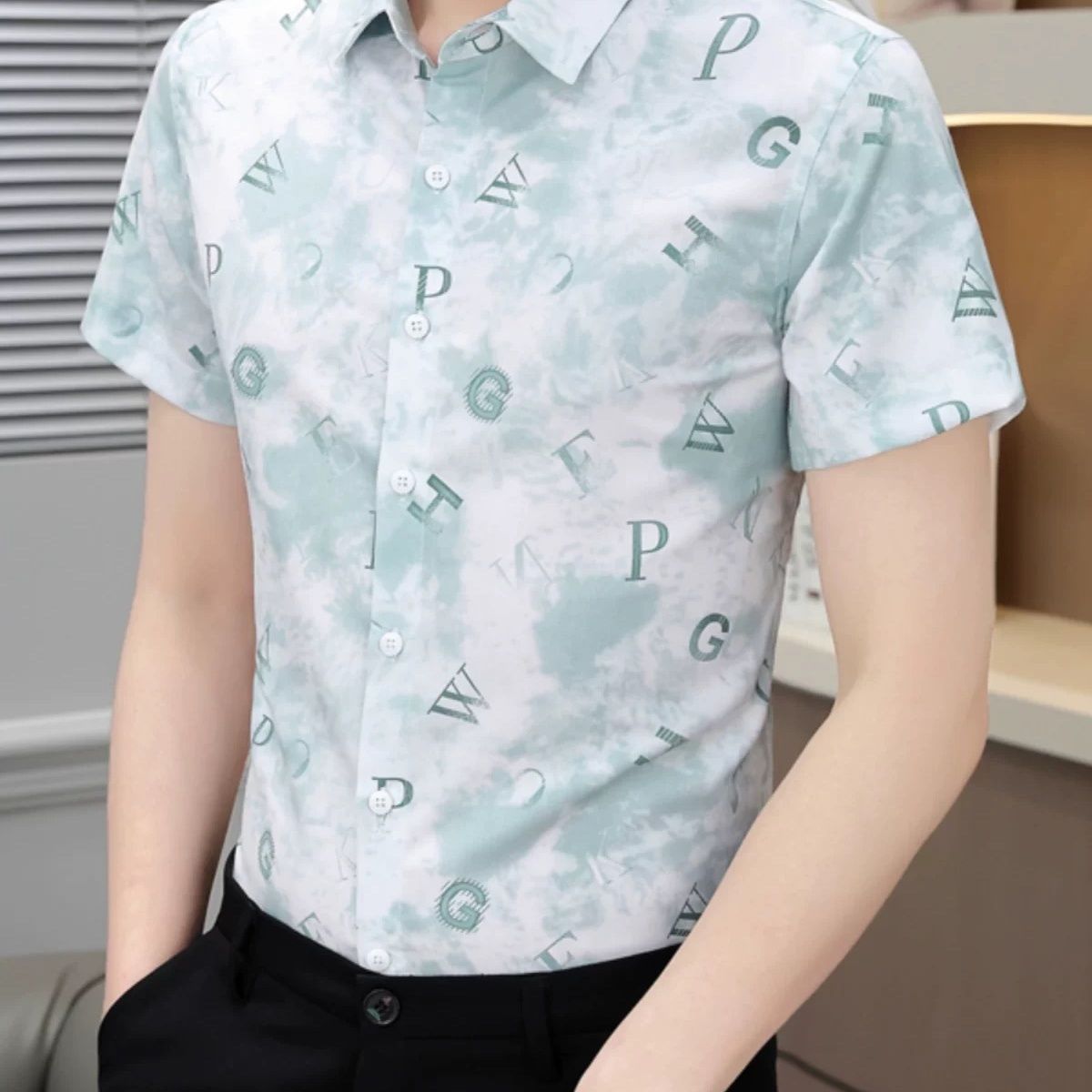 冰丝凉感男士短袖衬衫夏季新款百搭时尚潮流韩版高级英文字母上衣