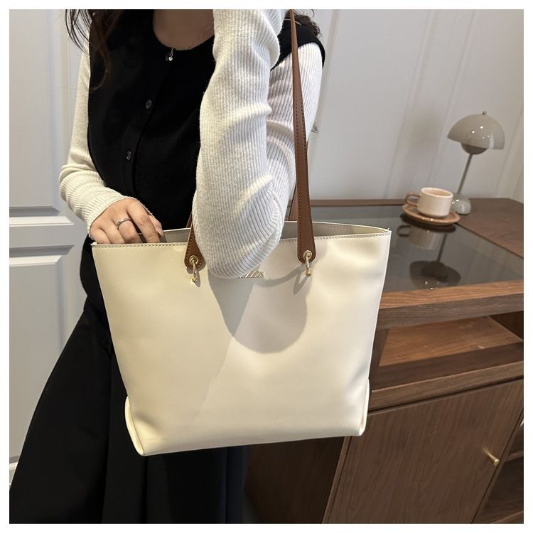 Stylish Large Capacity Women Tote Bag With Simple Texture Design_voghion.com