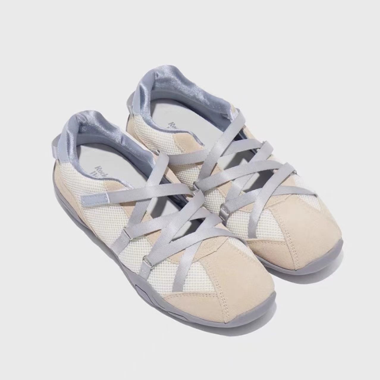 Populaire Duitse trainingsschoenen met gekruiste bandjes voor dames uit 2025, ademende retro casual sneakers van mesh in balletstijl, veelzijdig._voghion.com