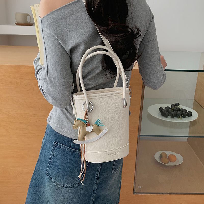 2026 Nuova borsa a secchiello versatile, alla moda e squisita, borsa a tracolla e a spalla di lusso leggera e di grande capacità di alto valore per_voghion.com