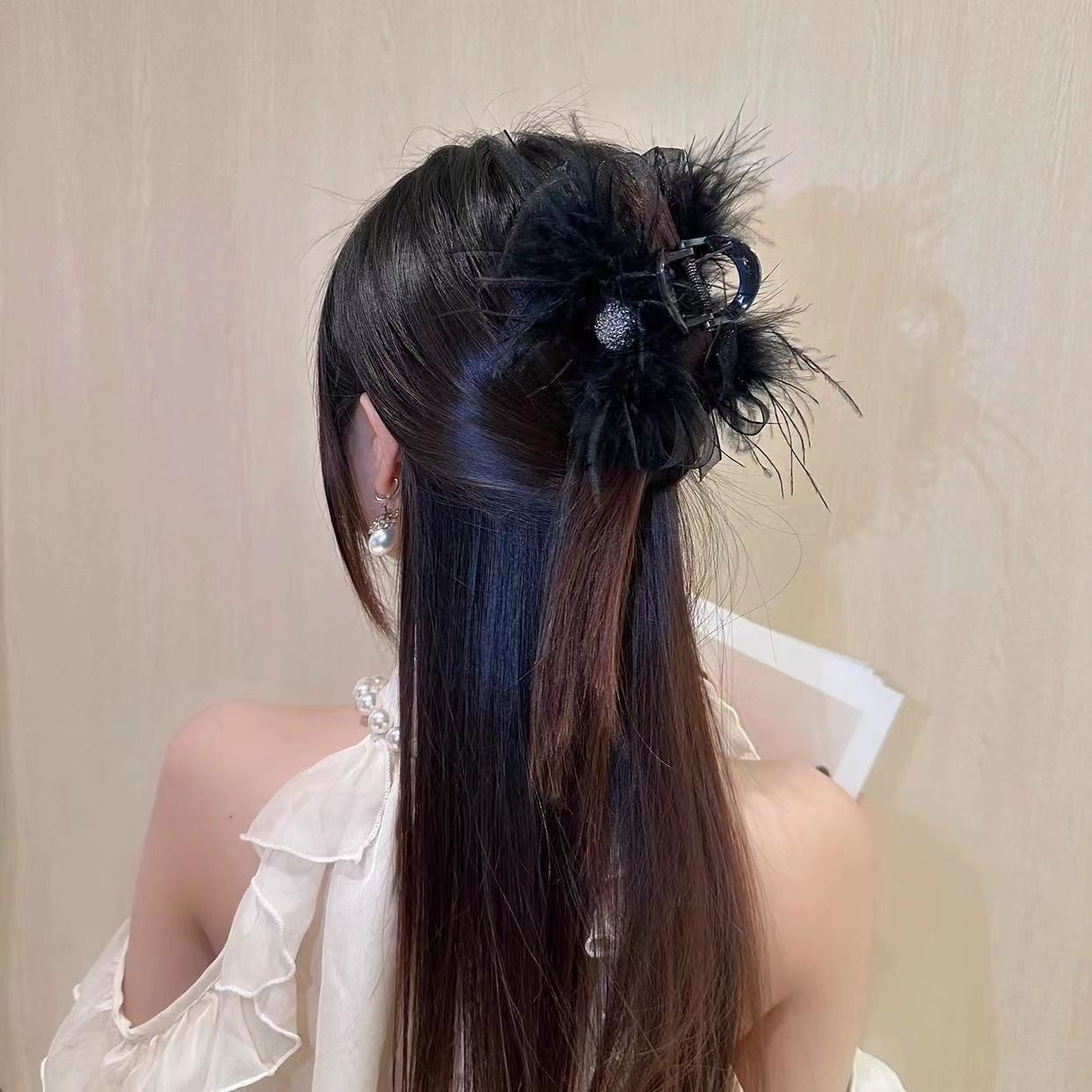 超仙高级感懒人羽毛抓夹水钻鲨鱼夹女后脑勺毛毛发夹盘发夹子发饰 图片 6