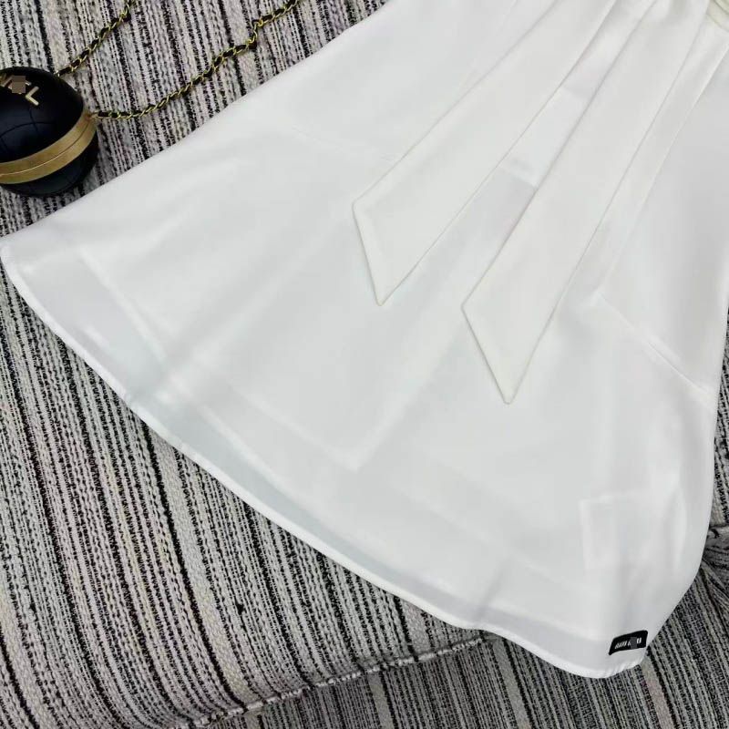 26 Early Spring New V-neck Bowknot Tank For Women With Draped Ribbons, Sweet And Atmospheric Short Dress_ecoleips.com