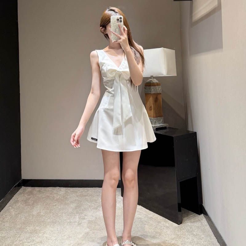 26 Early Spring New V-neck Bowknot Tank For Women With Draped Ribbons, Sweet And Atmospheric Short Dress_ecoleips.com